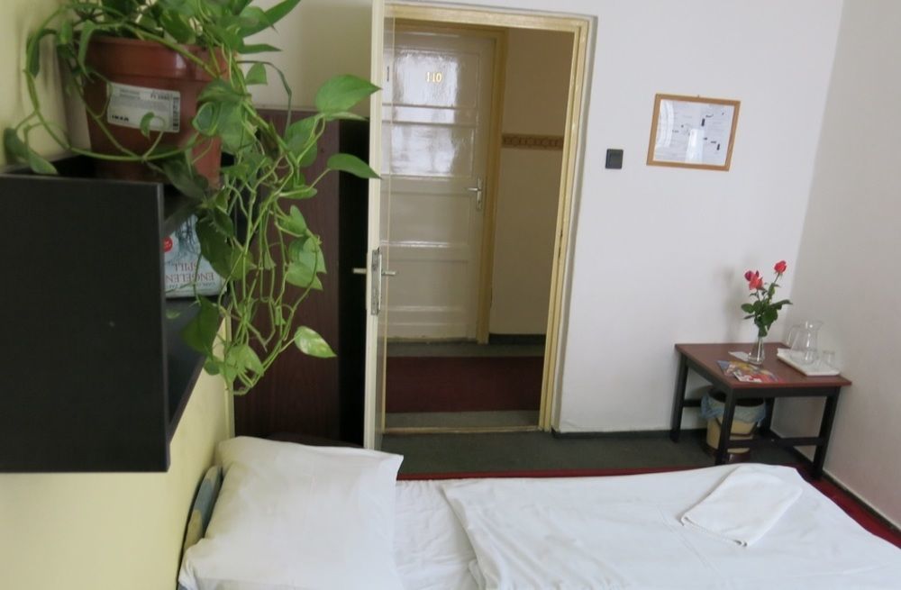 Bed and Breakfast Dominik Panzio Budapest Exterior foto
